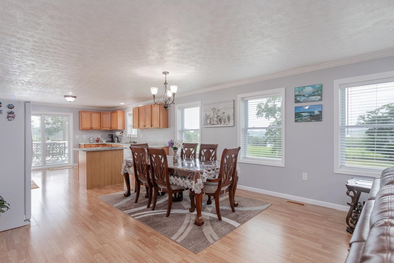 3232 WINDY HEIGHTS LN