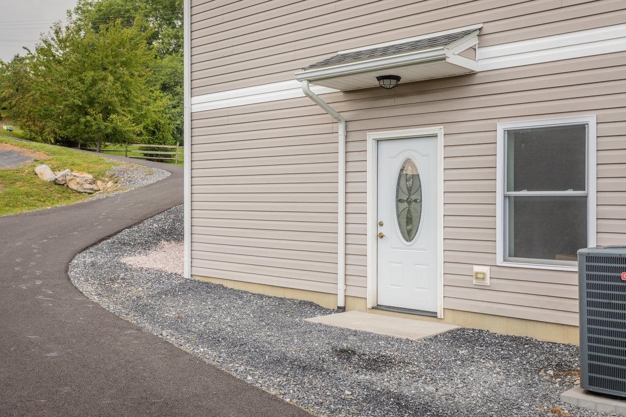 3232 WINDY HEIGHTS LN