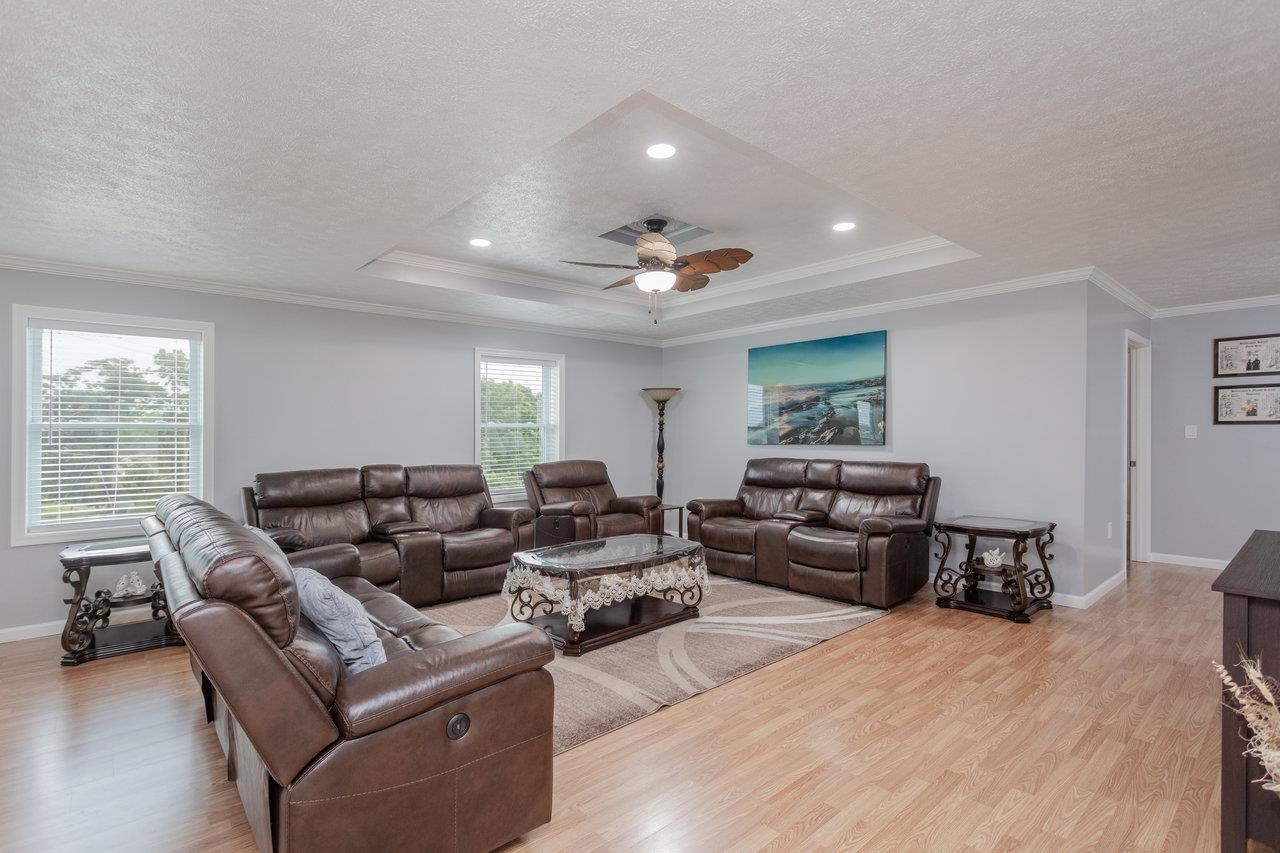 3232 WINDY HEIGHTS LN