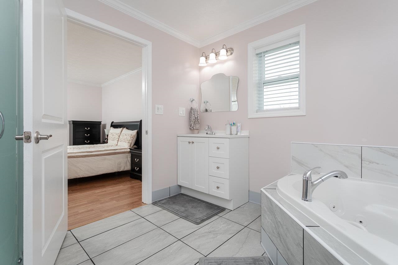 3232 WINDY HEIGHTS LN