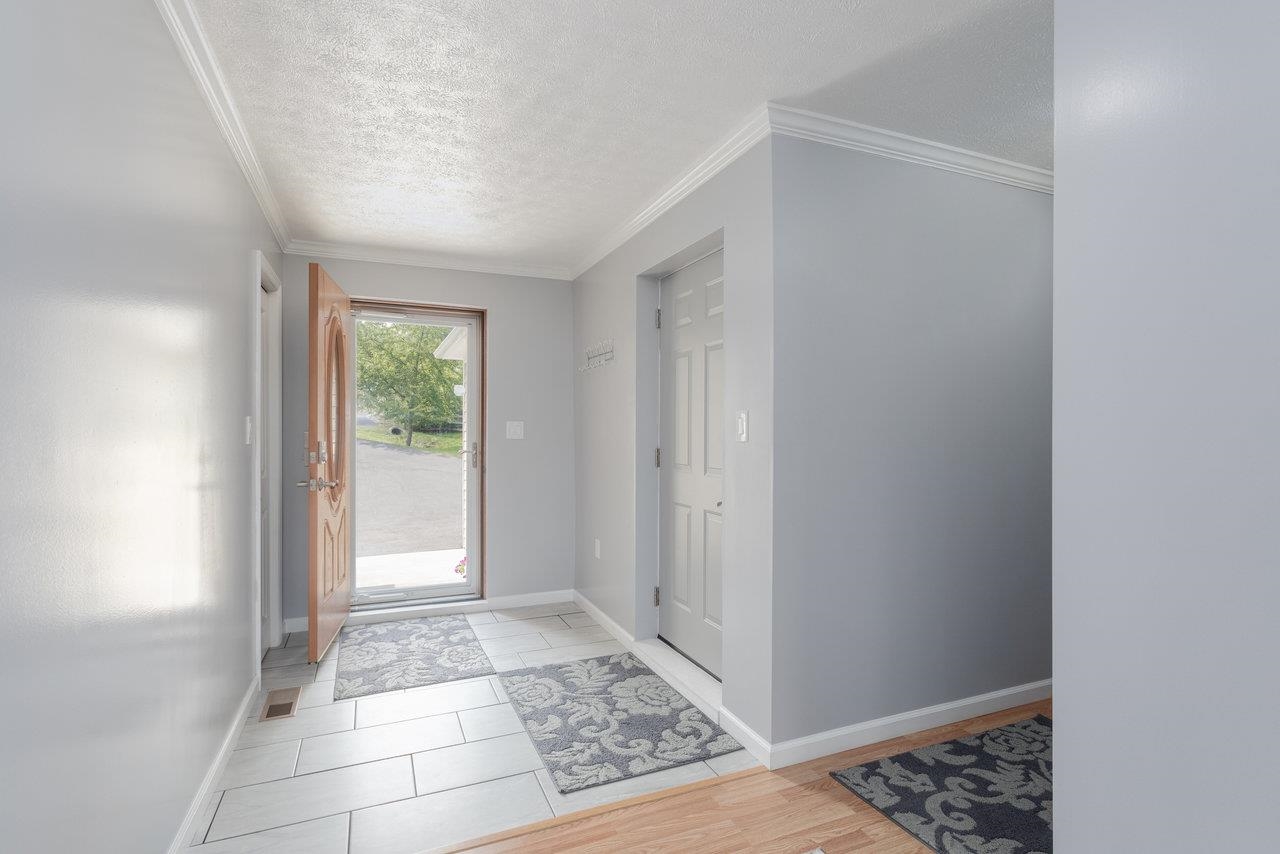 3232 WINDY HEIGHTS LN