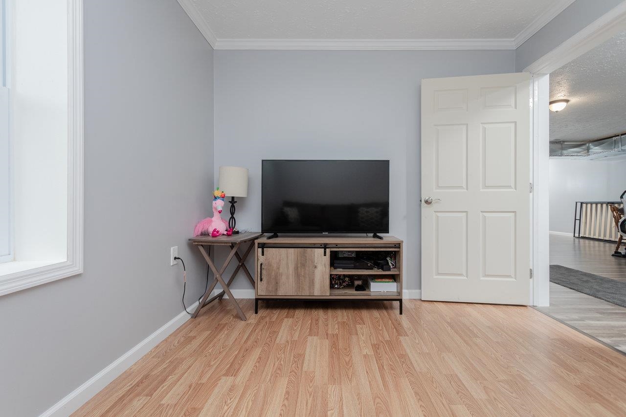 3232 WINDY HEIGHTS LN