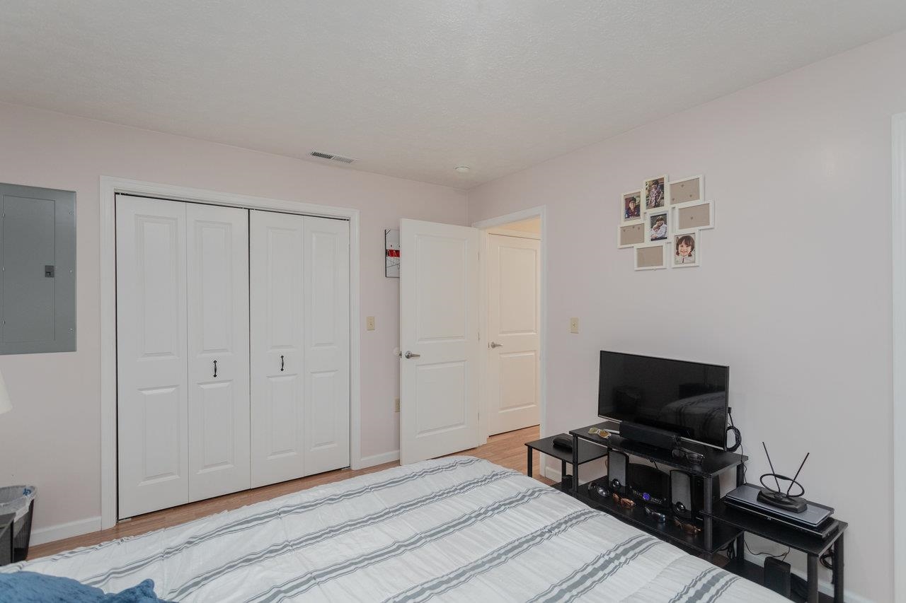 3232 WINDY HEIGHTS LN