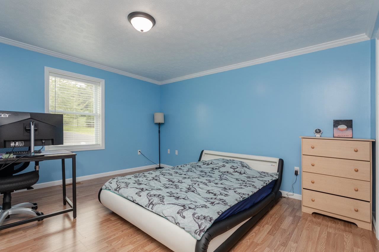 3232 WINDY HEIGHTS LN