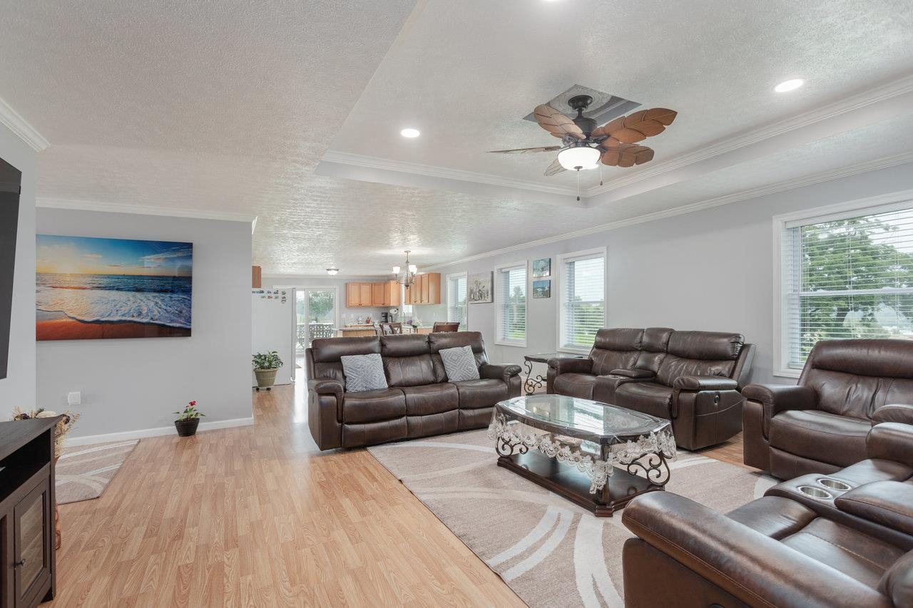 3232 WINDY HEIGHTS LN