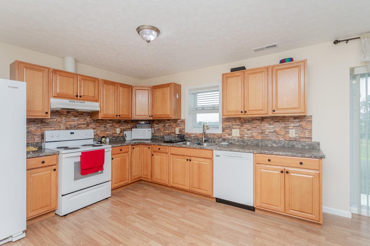 3232 WINDY HEIGHTS LN