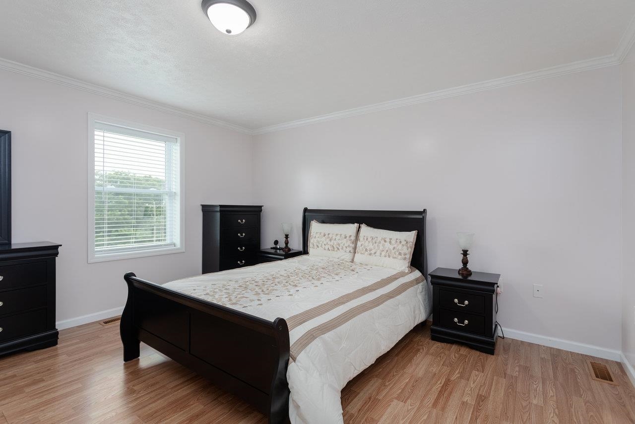 3232 WINDY HEIGHTS LN