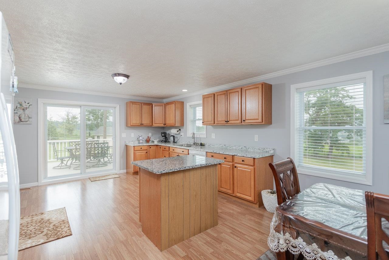 3232 WINDY HEIGHTS LN