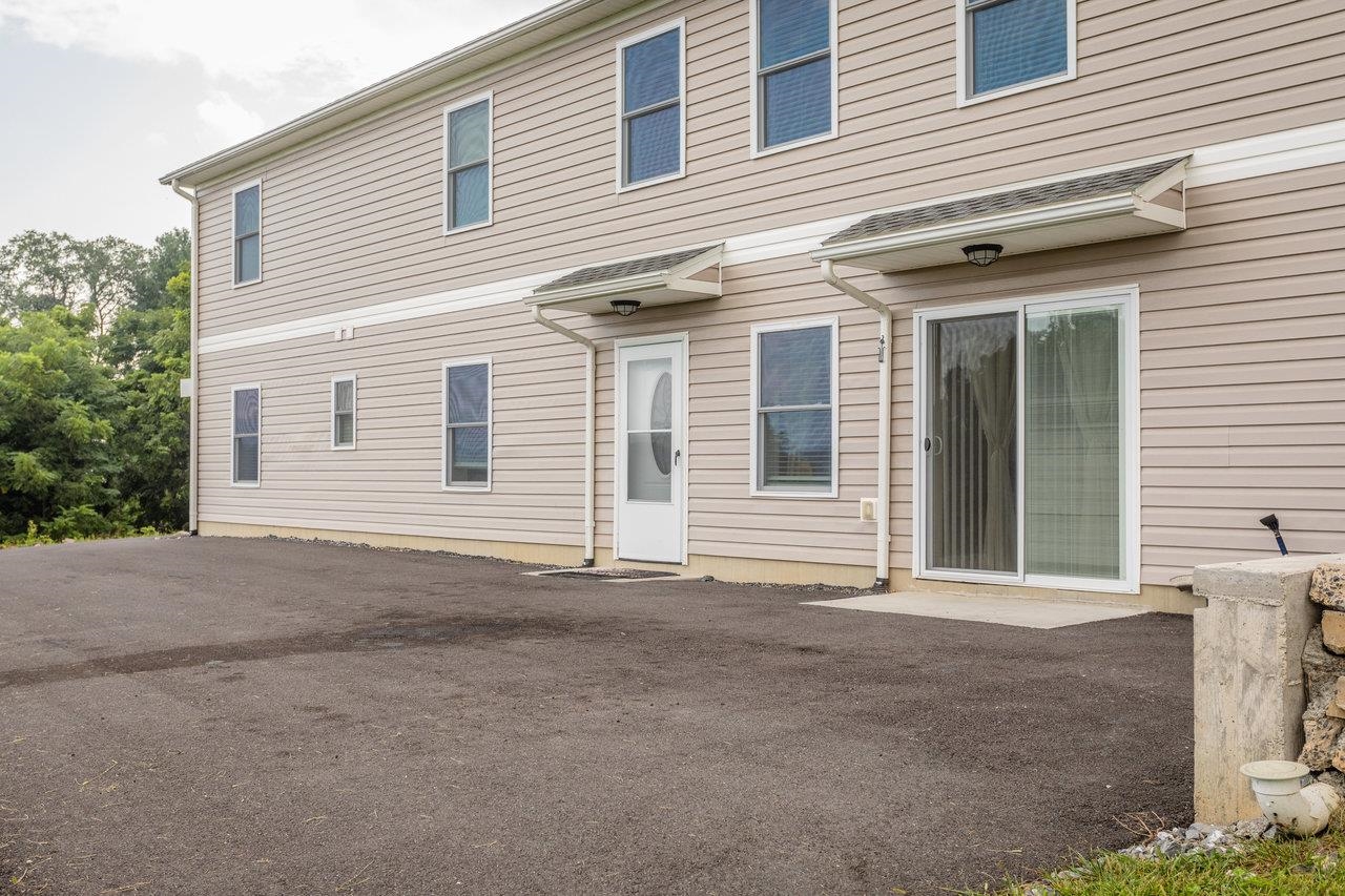 3232 WINDY HEIGHTS LN