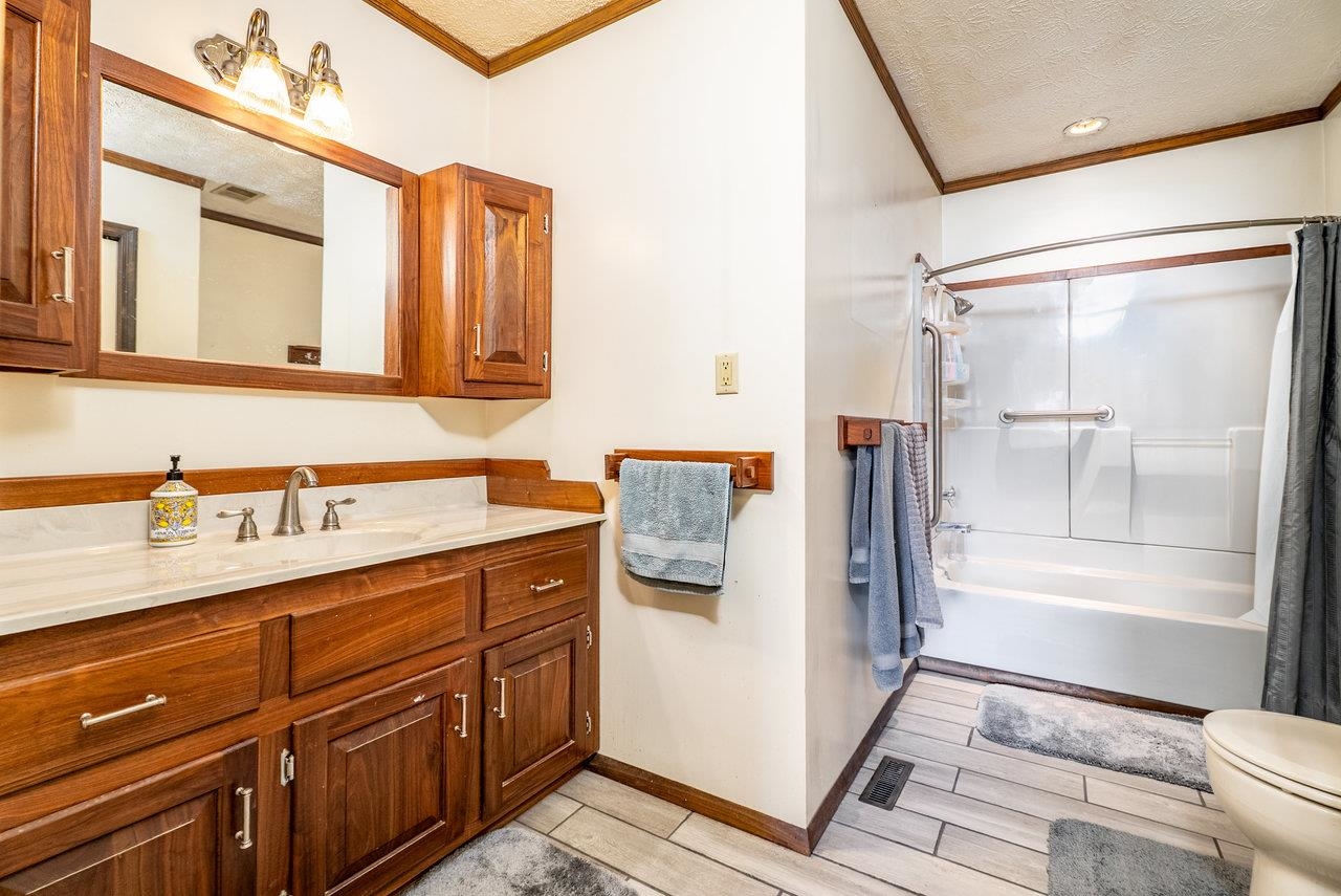 18300 MOUNTAIN VALLEY RD