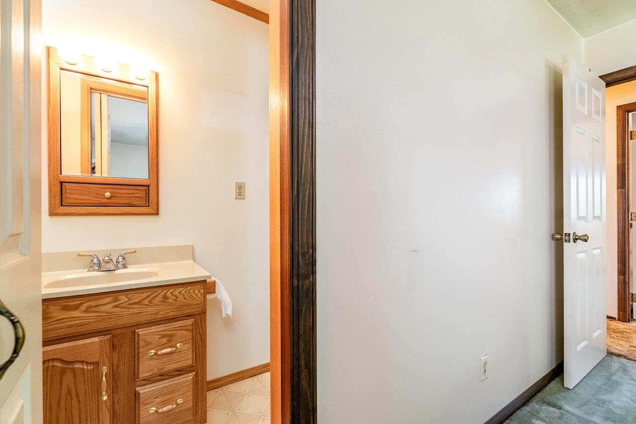 18300 MOUNTAIN VALLEY RD