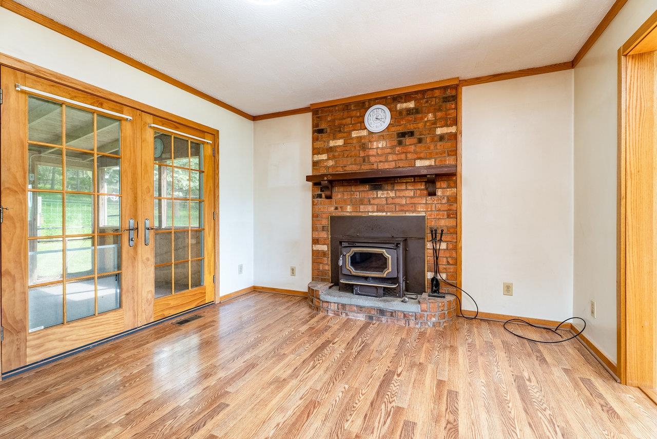 18300 MOUNTAIN VALLEY RD