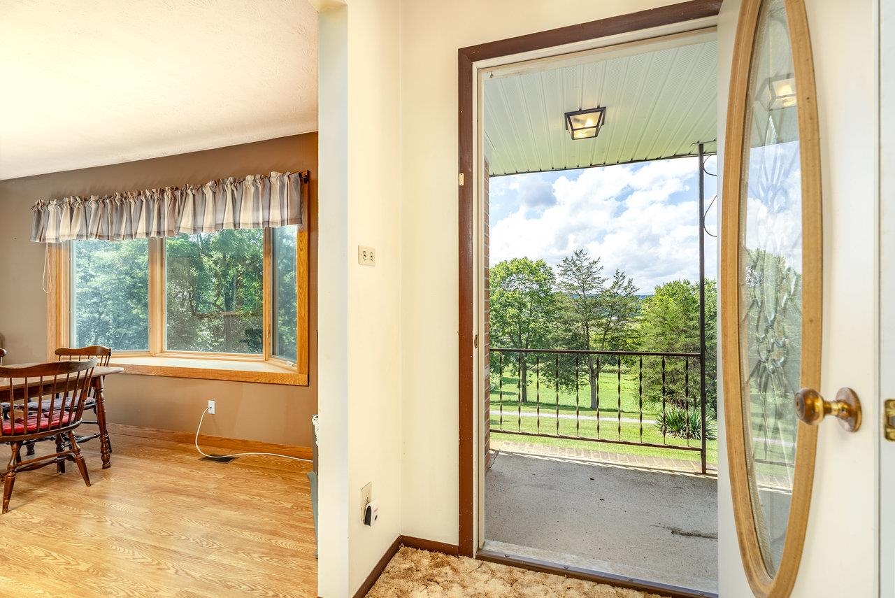 18300 MOUNTAIN VALLEY RD