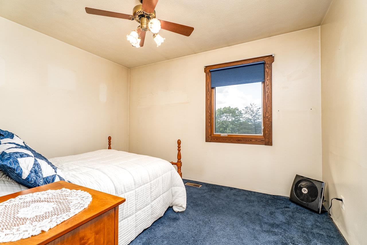 18300 MOUNTAIN VALLEY RD