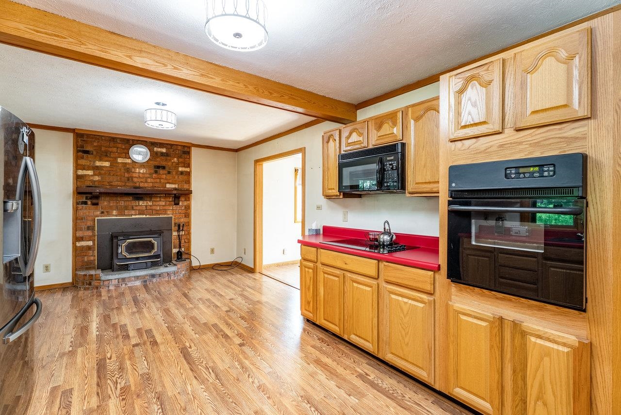 18300 MOUNTAIN VALLEY RD