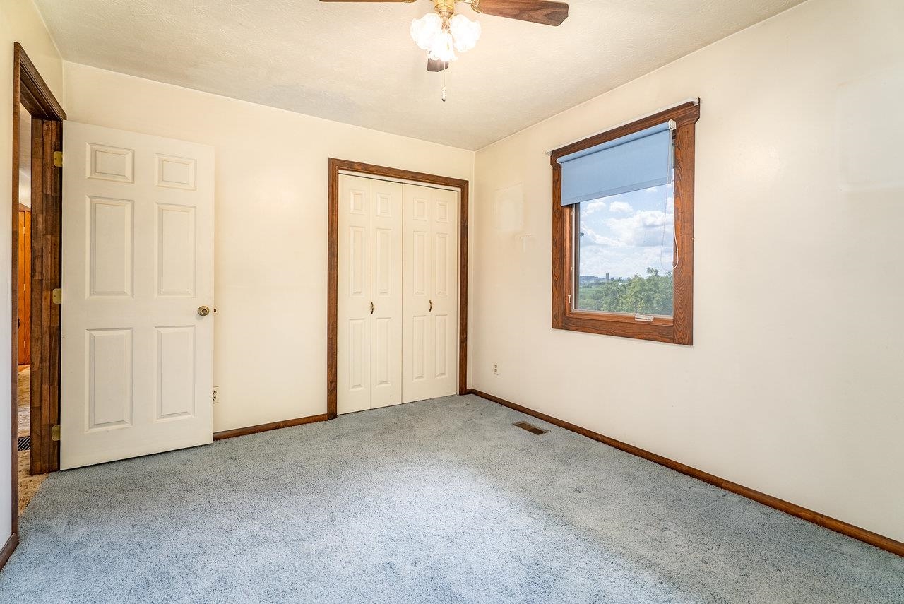 18300 MOUNTAIN VALLEY RD