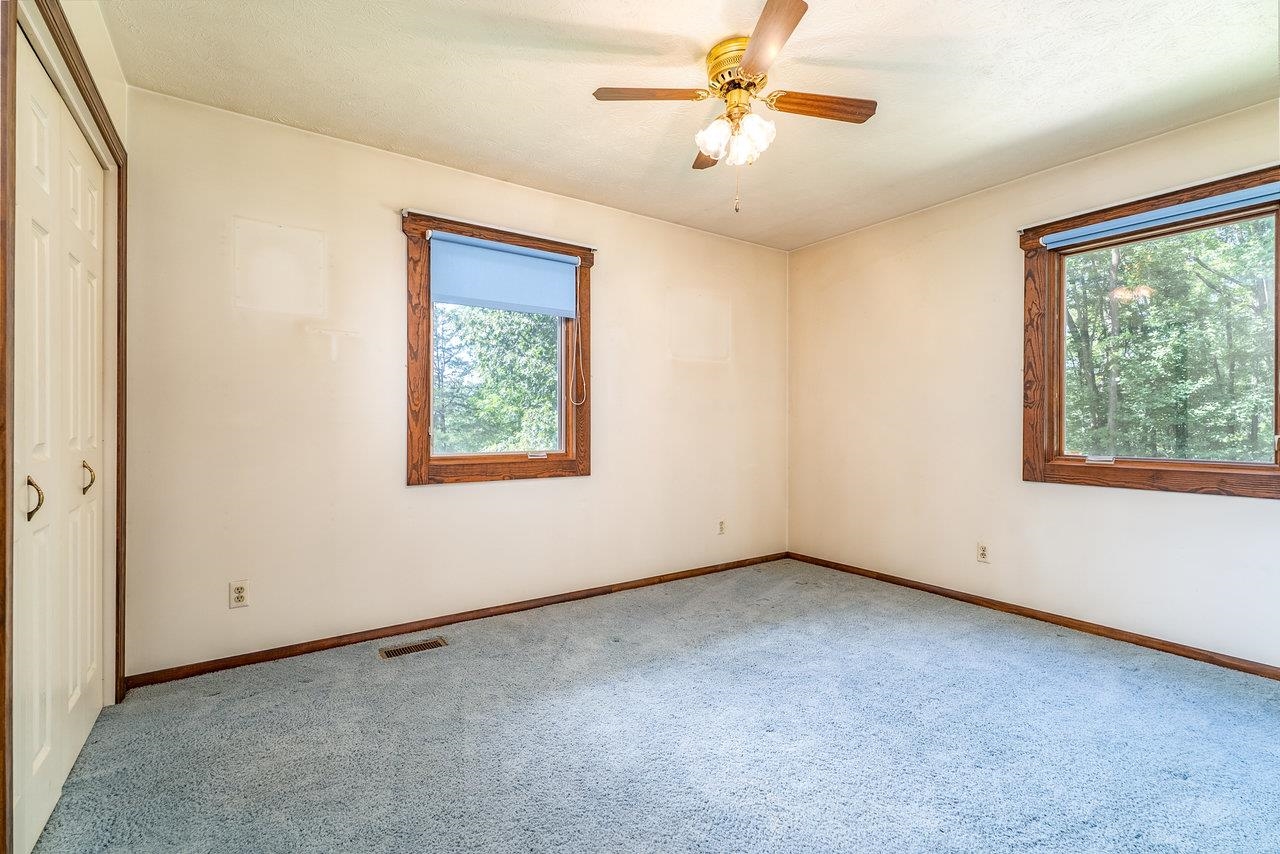 18300 MOUNTAIN VALLEY RD