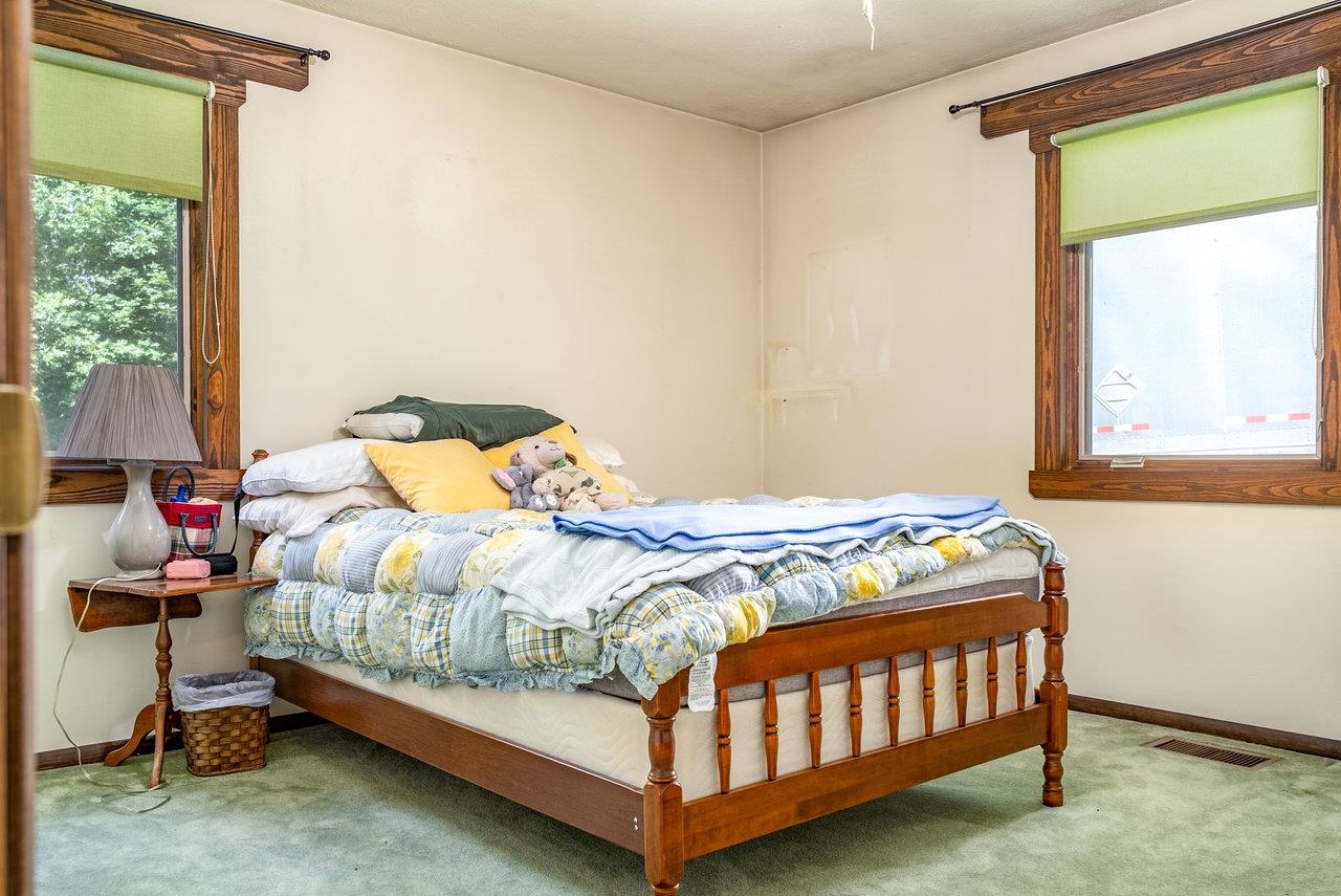 18300 MOUNTAIN VALLEY RD