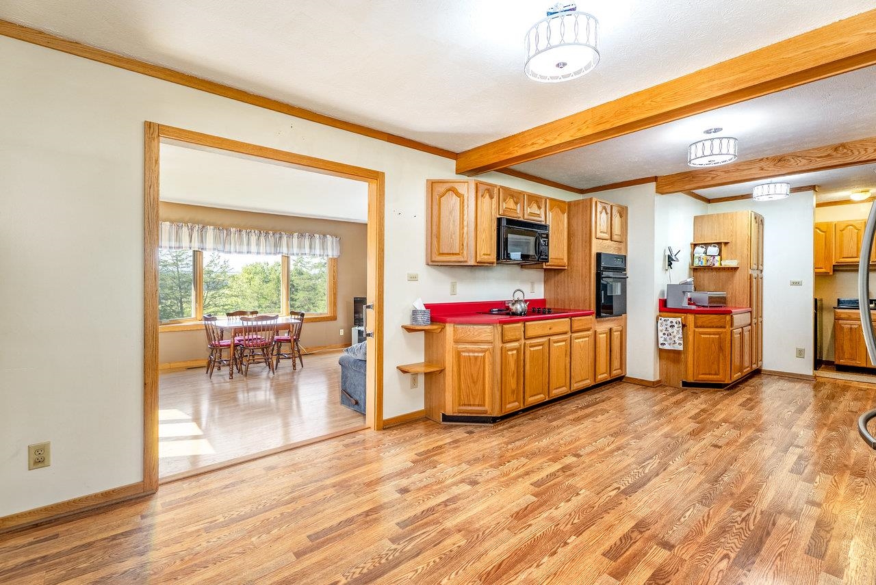 18300 MOUNTAIN VALLEY RD