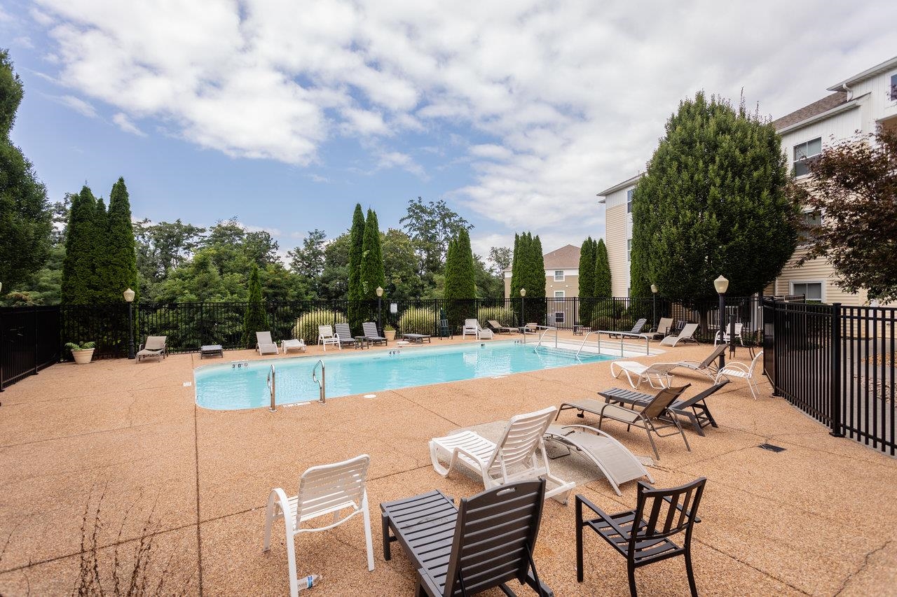 510 DAVIS MILLS DR Unit: 202