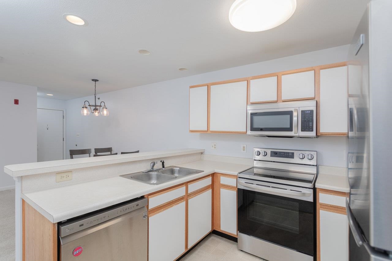 510 DAVIS MILLS DR Unit: 202