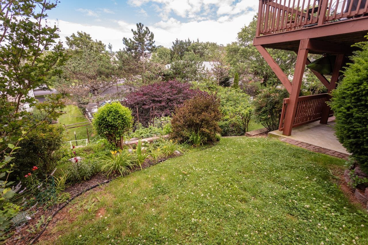 1966 BUTTONWOOD CT