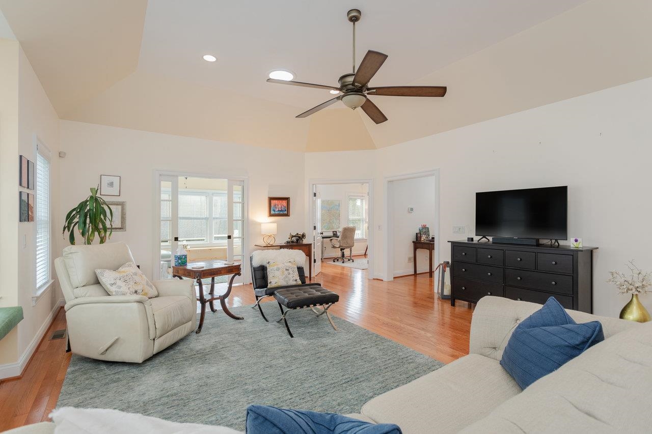 3063 CLUBHOUSE HILL RD