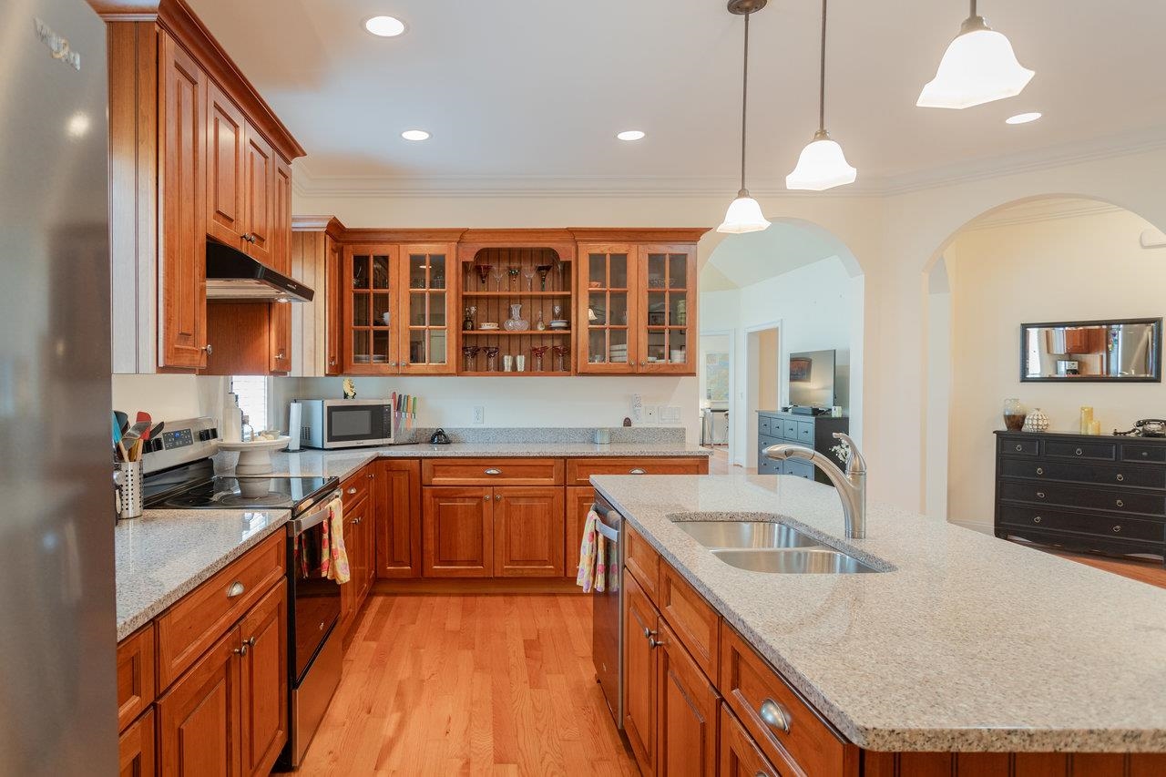 3063 CLUBHOUSE HILL RD