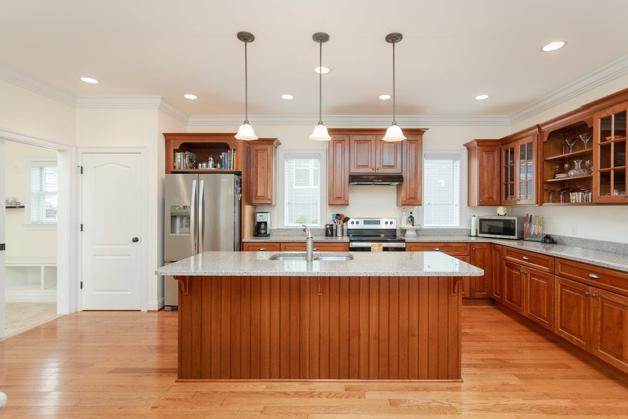 3063 CLUBHOUSE HILL RD