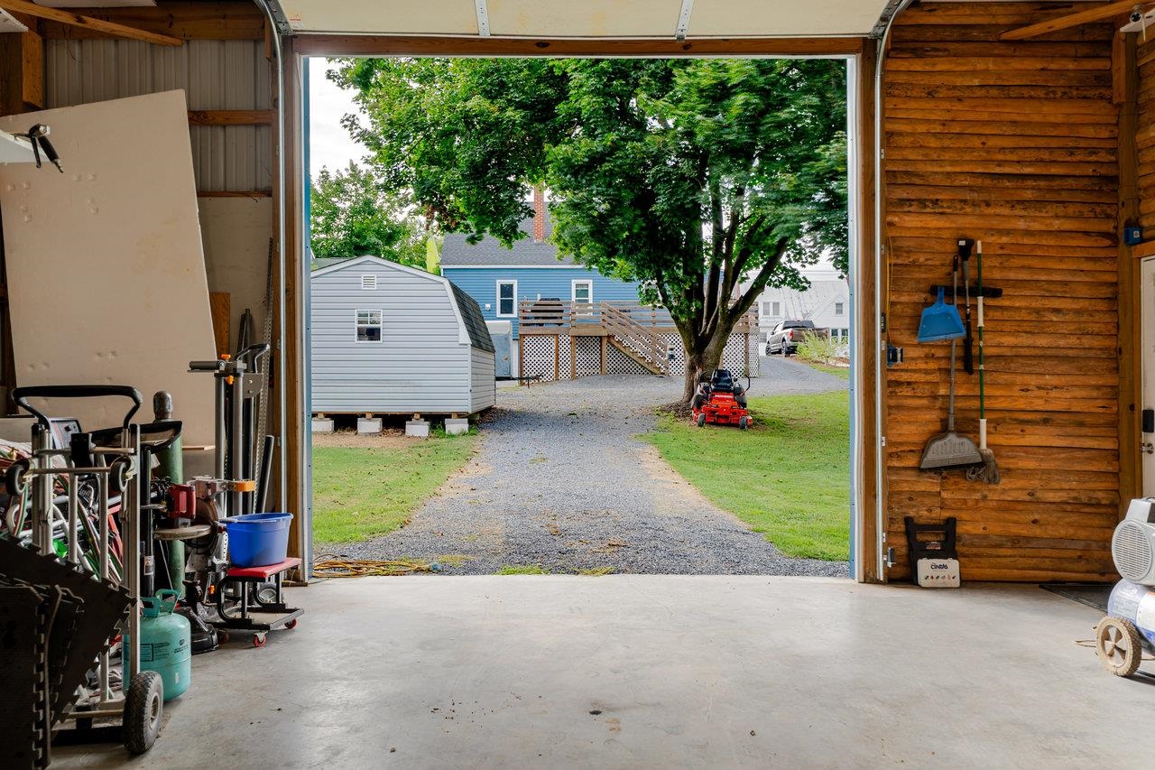 257 CENTER STREET RD