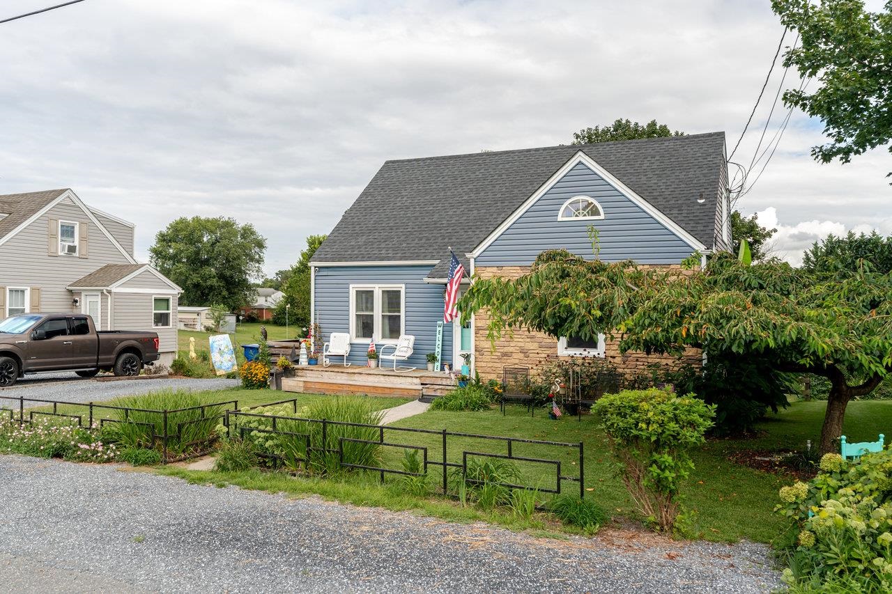257 CENTER STREET RD