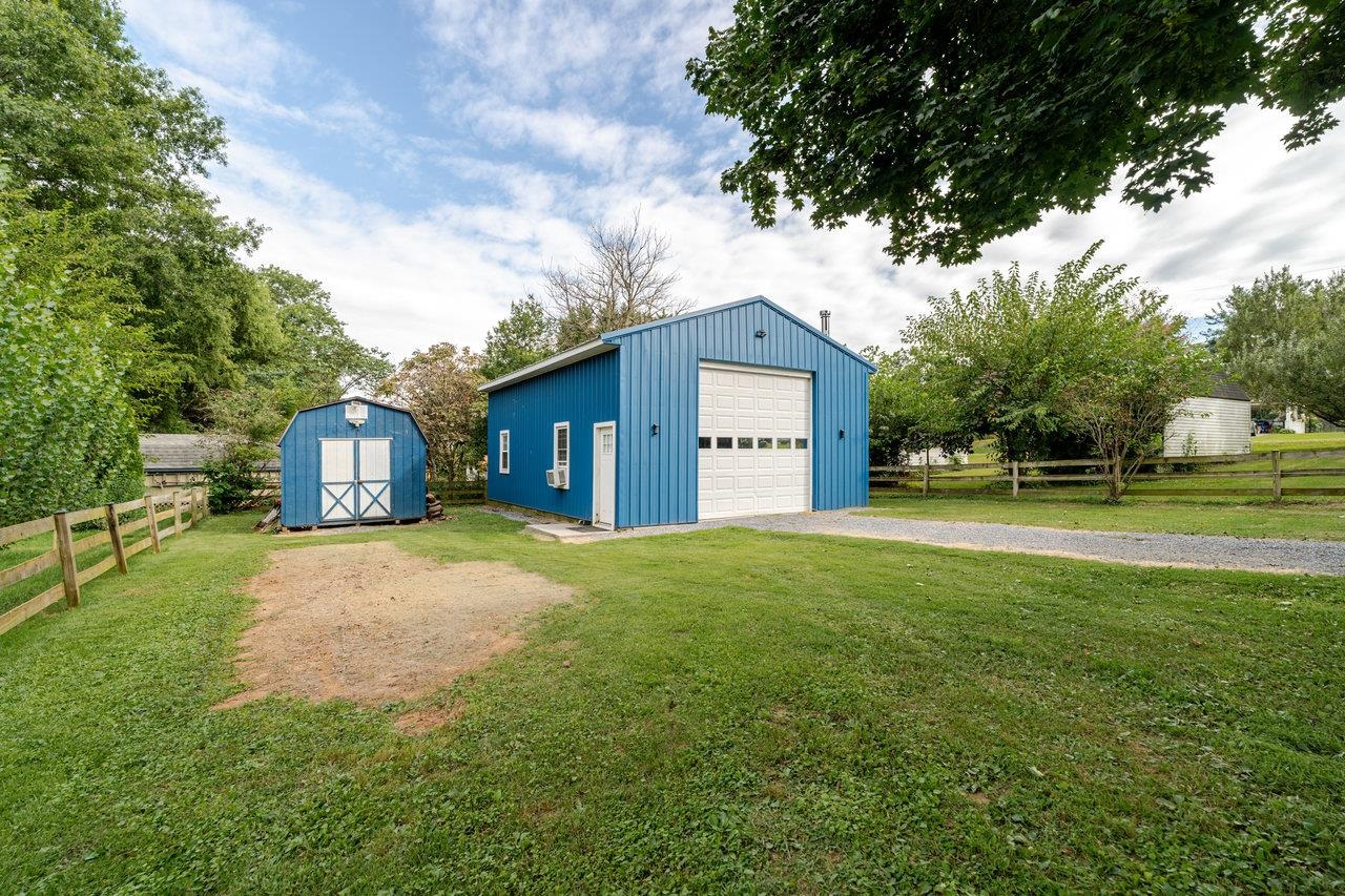 257 CENTER STREET RD