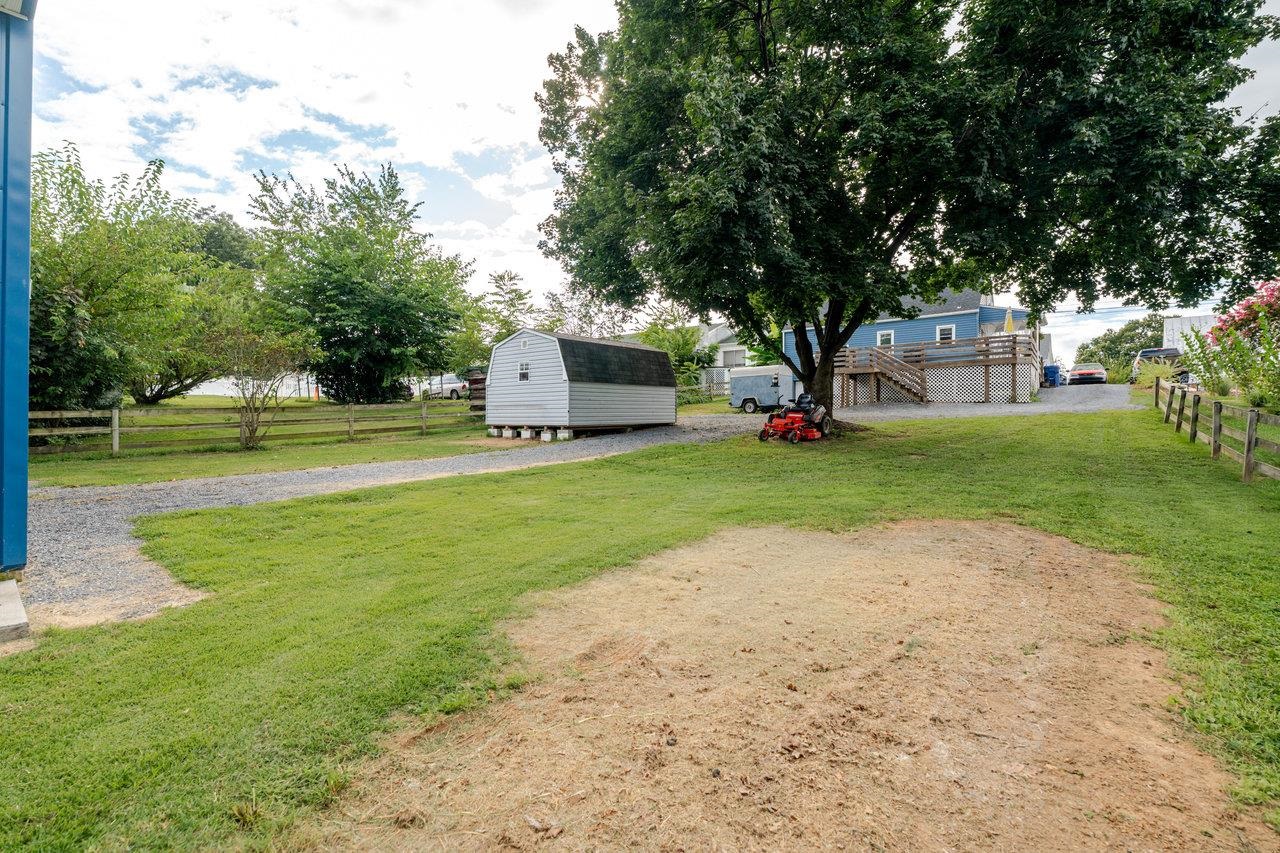 257 CENTER STREET RD