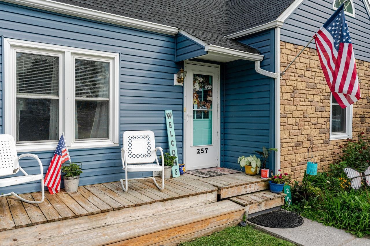 257 CENTER STREET RD