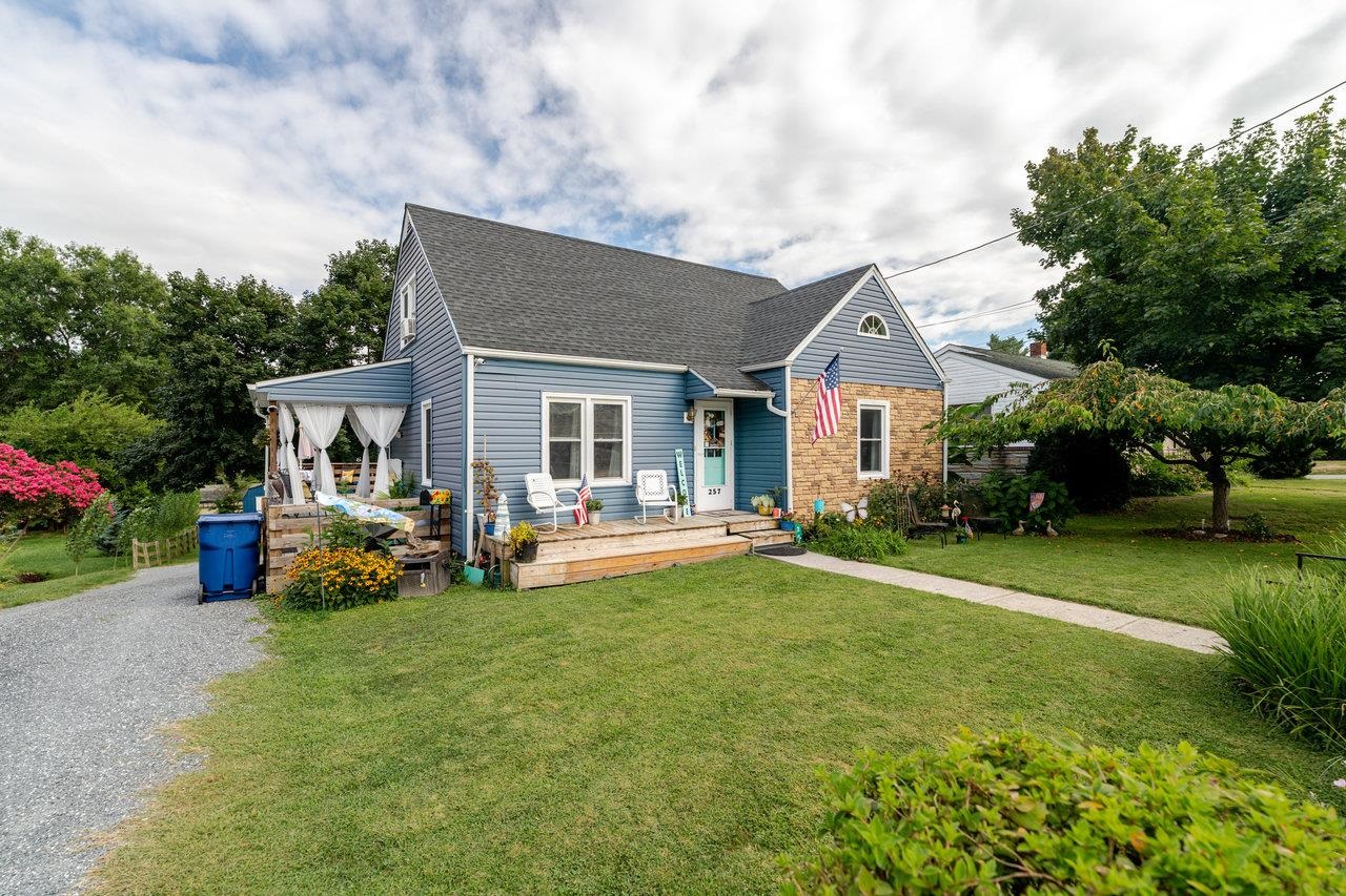 257 CENTER STREET RD