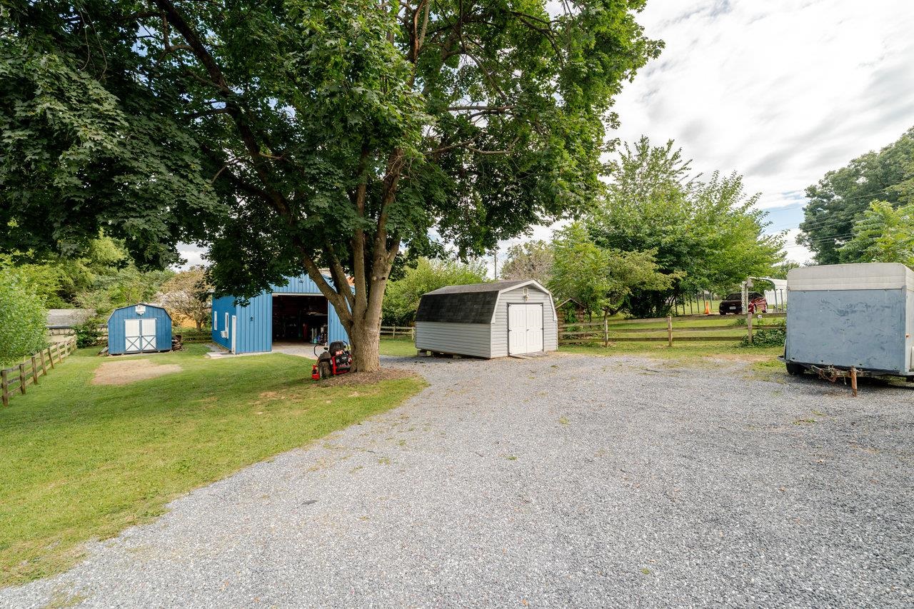 257 CENTER STREET RD