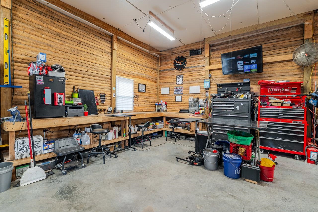 257 CENTER STREET RD