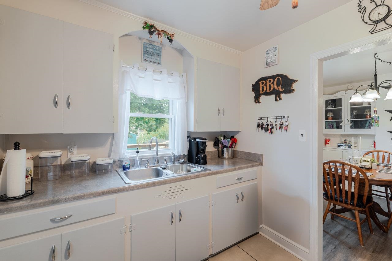 257 CENTER STREET RD