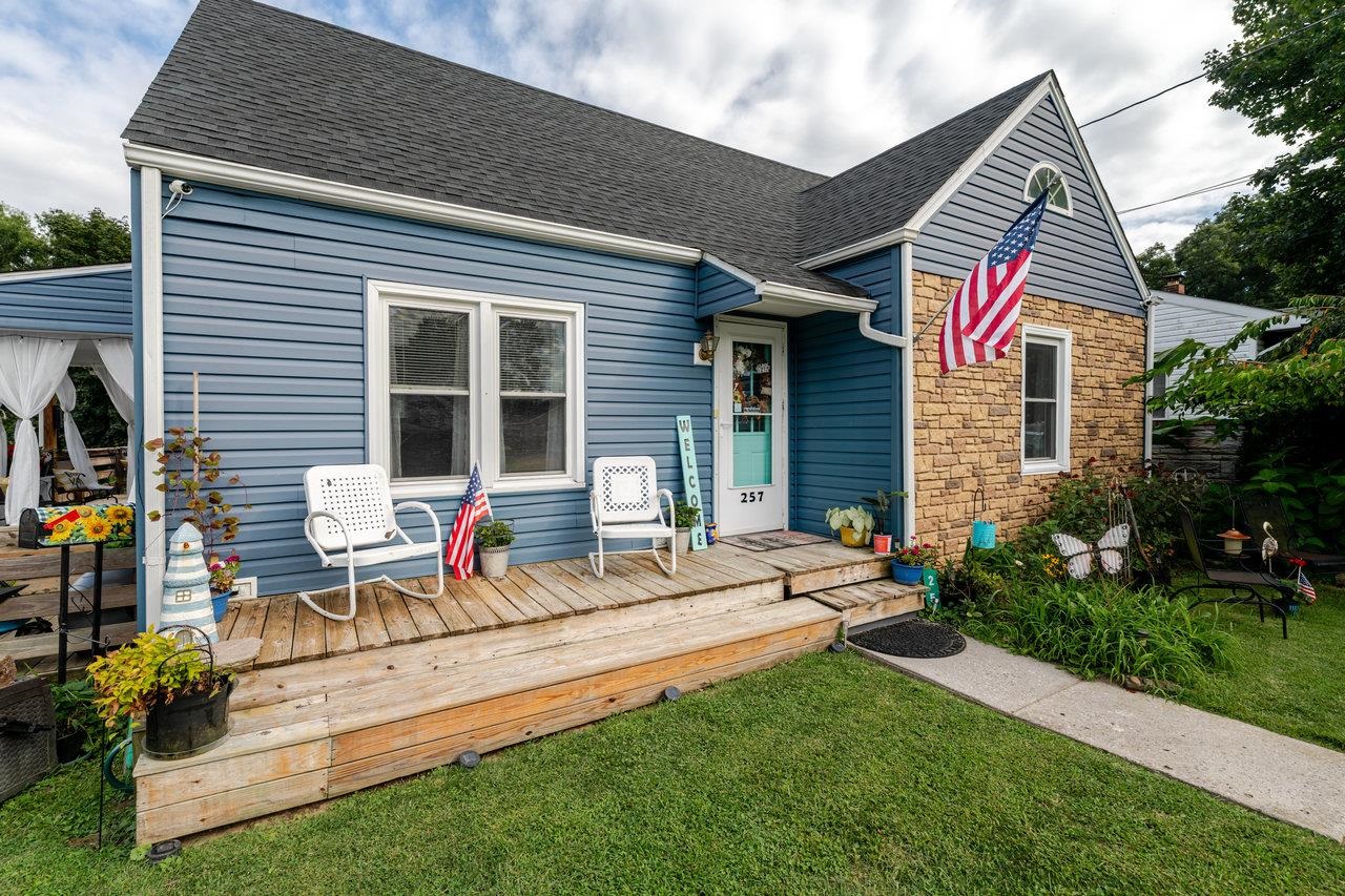 257 CENTER STREET RD