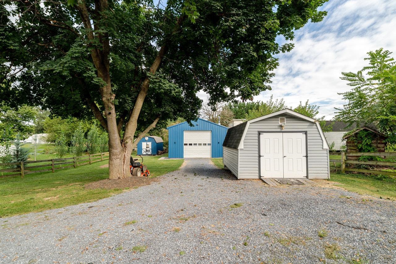 257 CENTER STREET RD