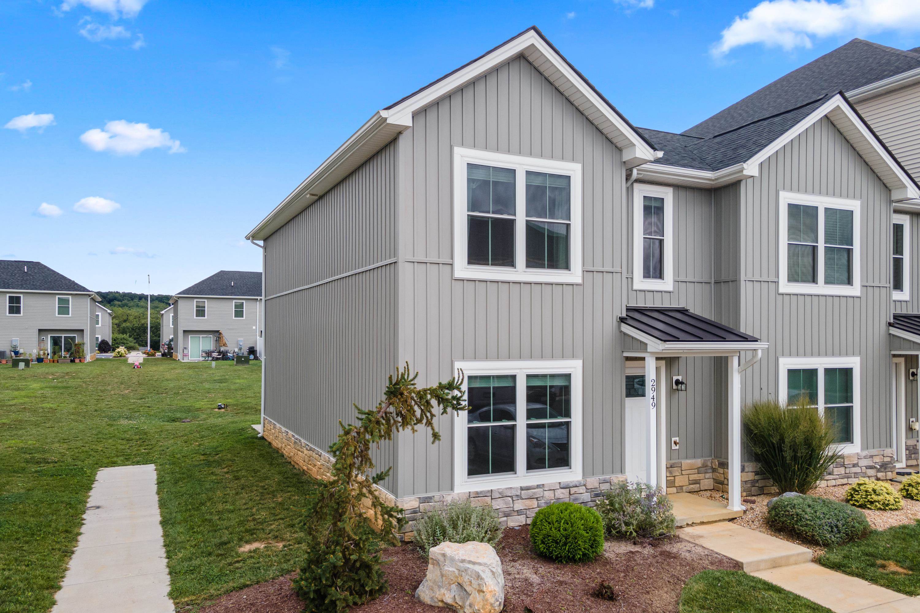 2949 LOCUST GROVE CT