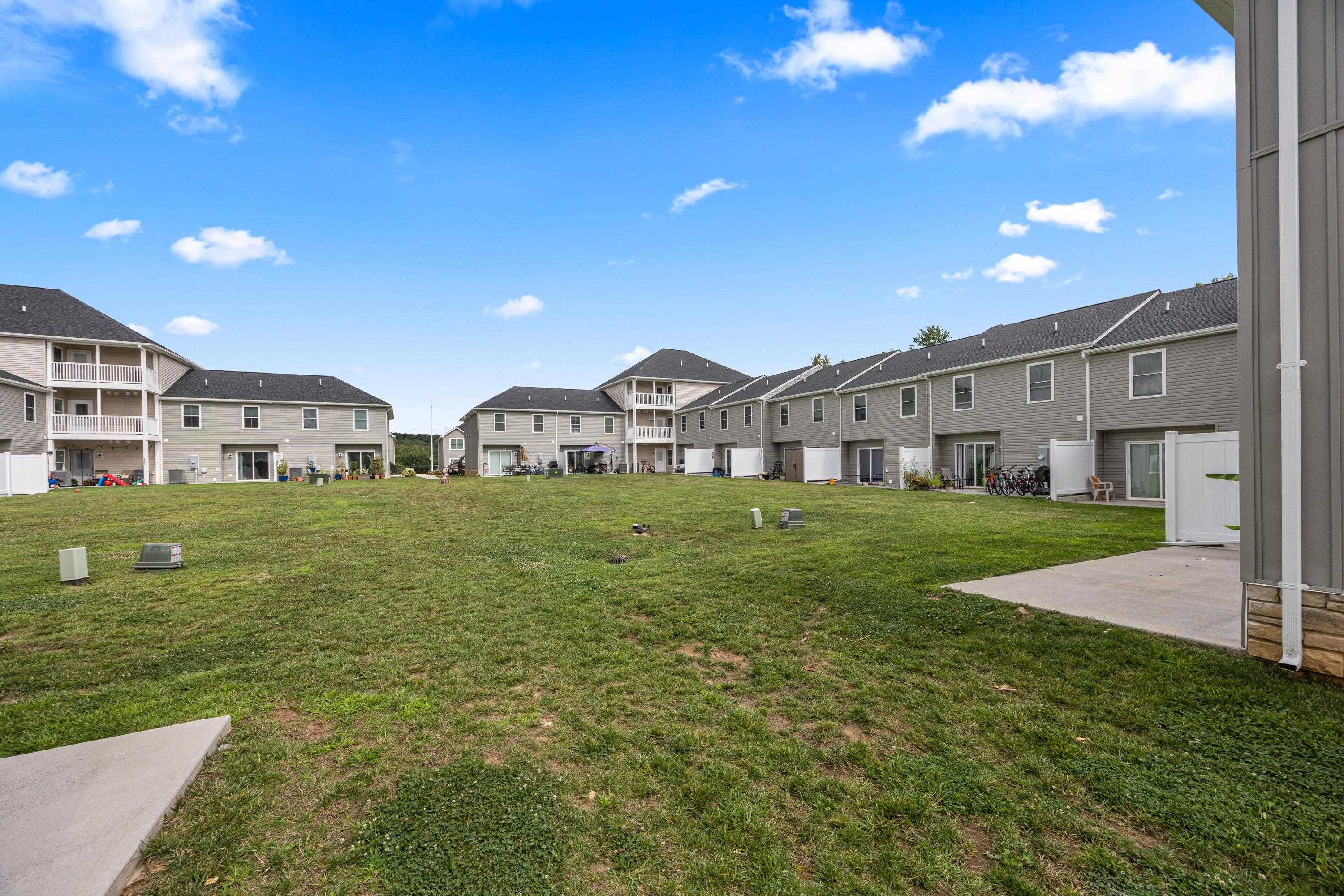 2949 LOCUST GROVE CT