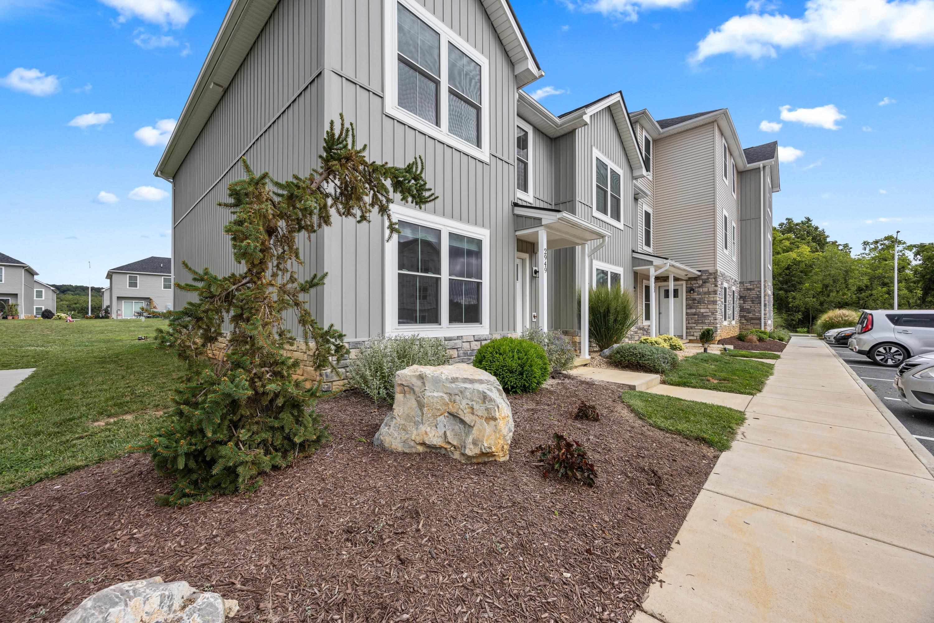 2949 LOCUST GROVE CT