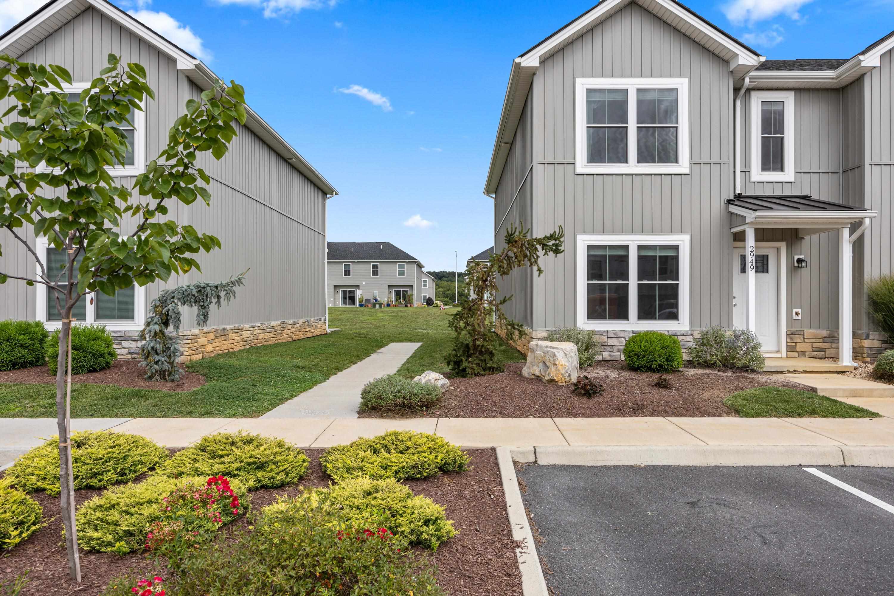 2949 LOCUST GROVE CT