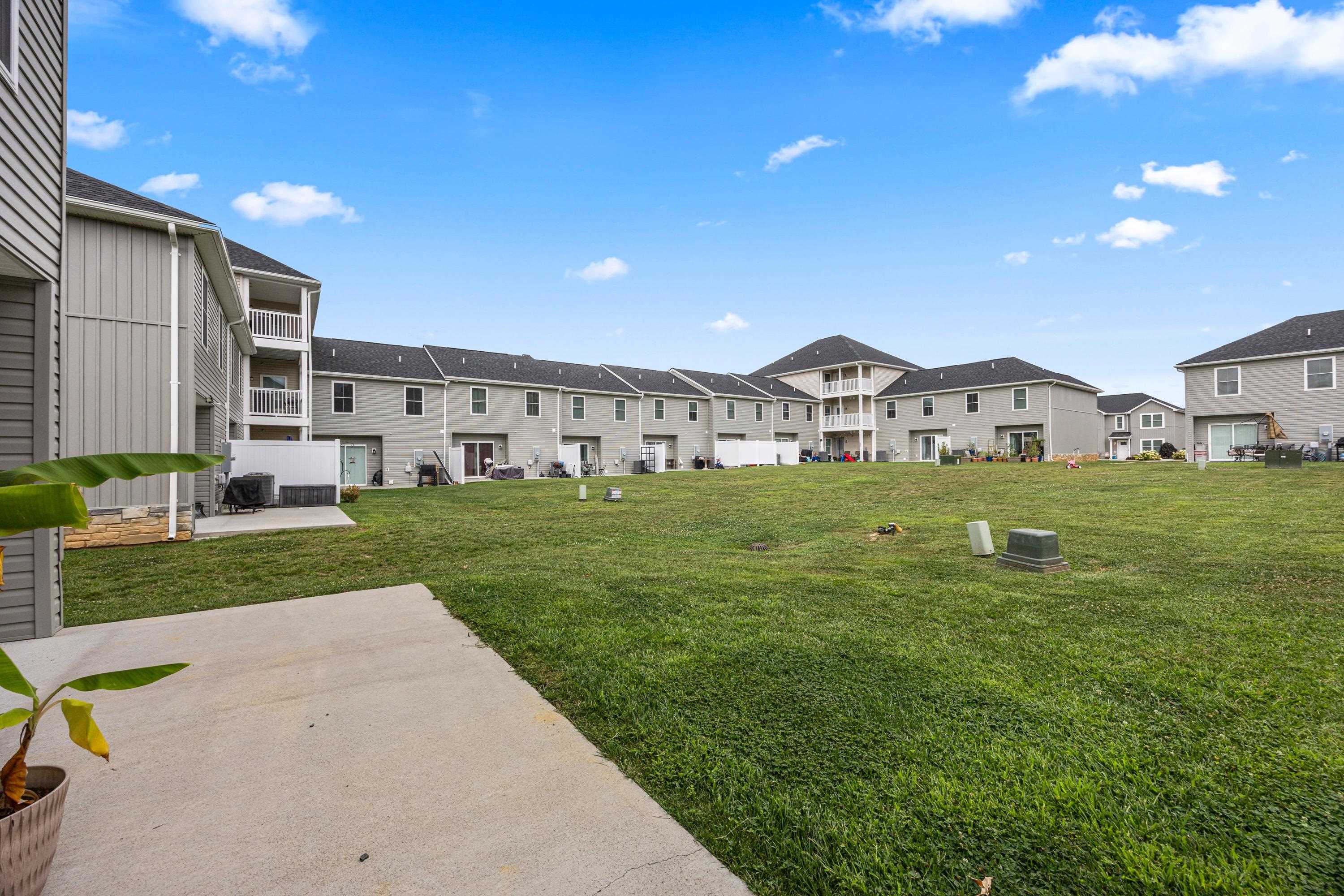 2949 LOCUST GROVE CT