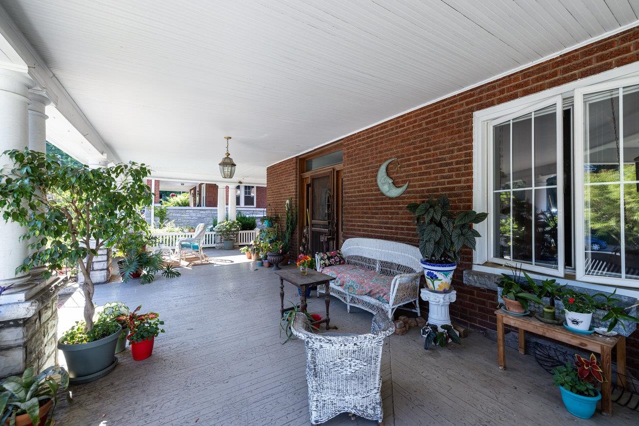 289 NEWMAN AVE