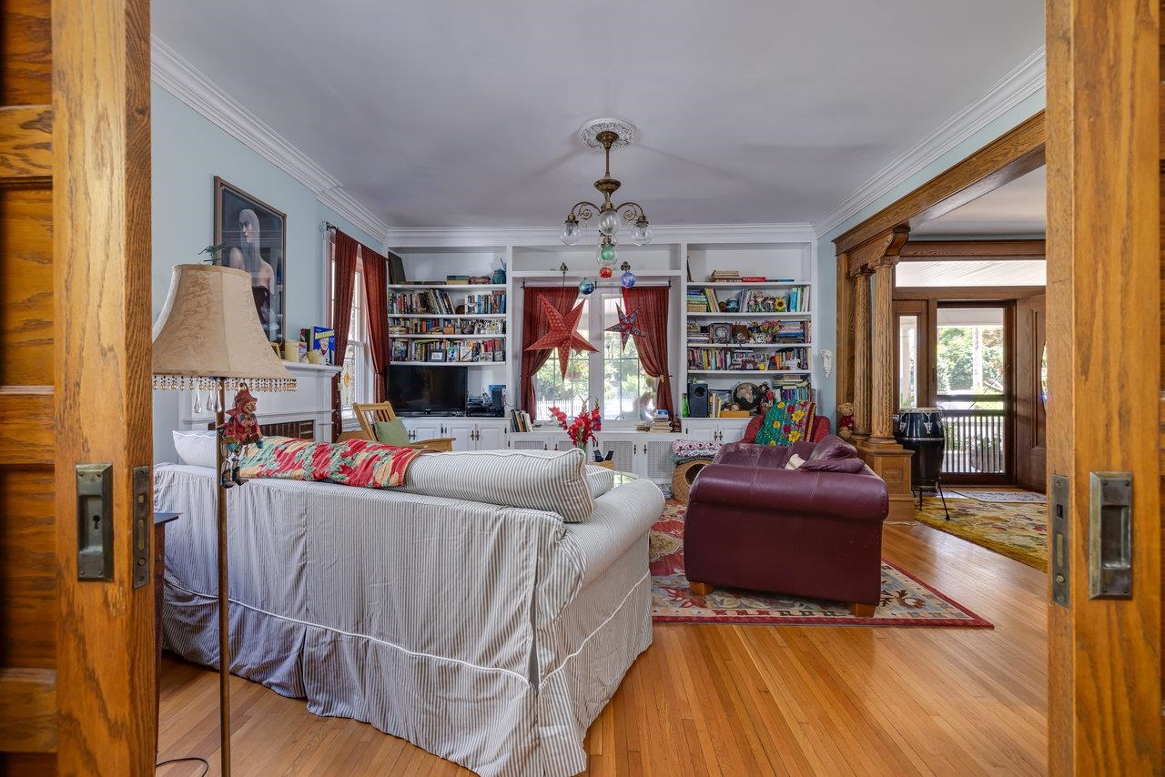 289 NEWMAN AVE
