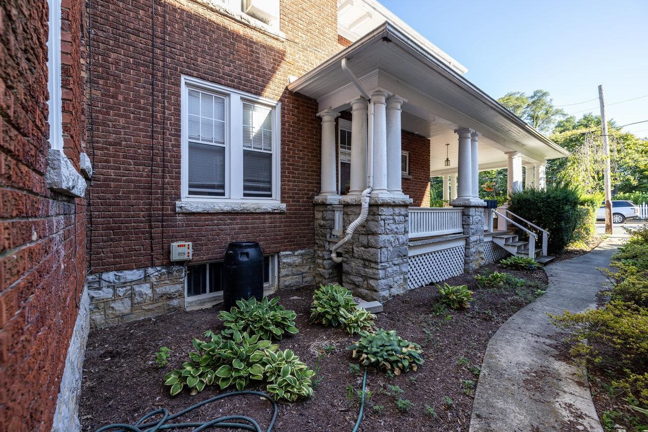 289 NEWMAN AVE