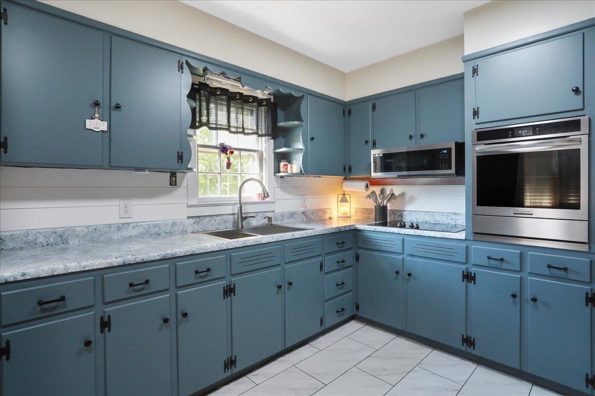 3634 N EAST SIDE HWY