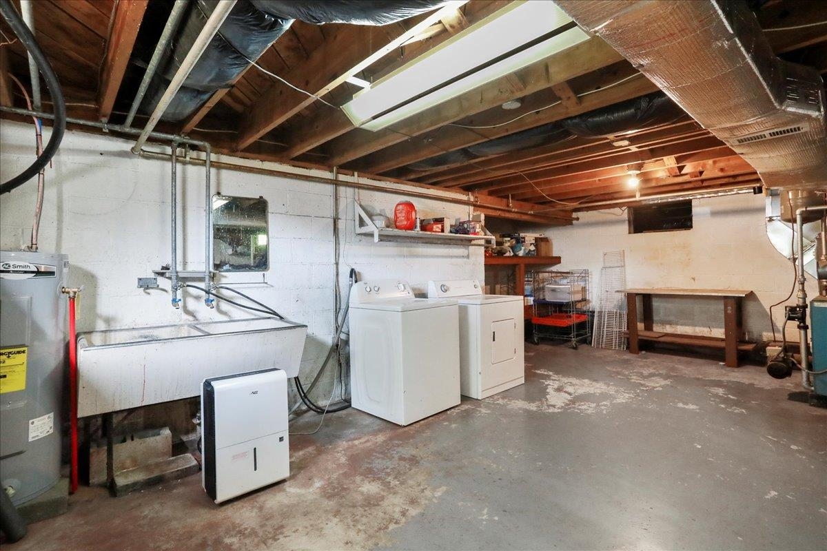 3634 N EAST SIDE HWY